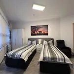 Oppiner Strasse 14 Trotha Apartman *